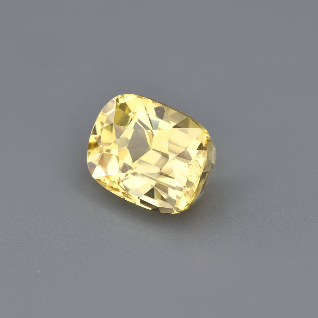 Yellow Sapphire - 3.29 ct
