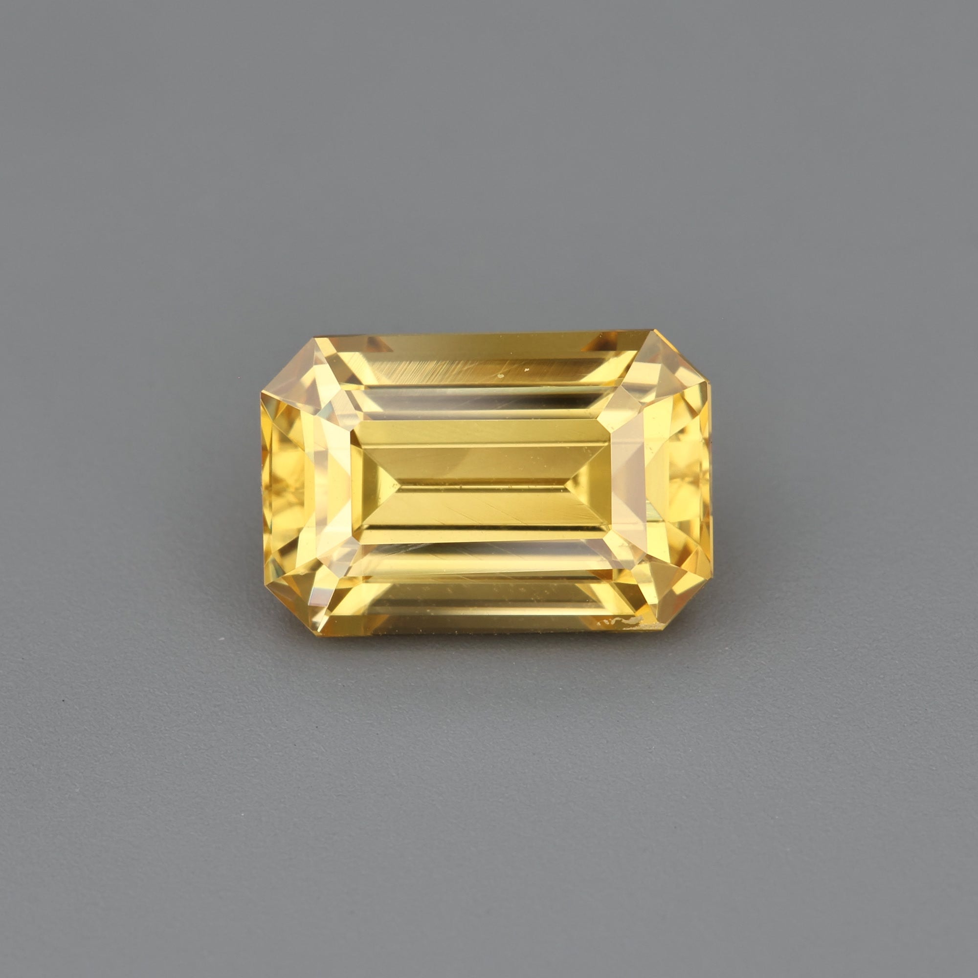 Yellow zircon - 2.40 ct