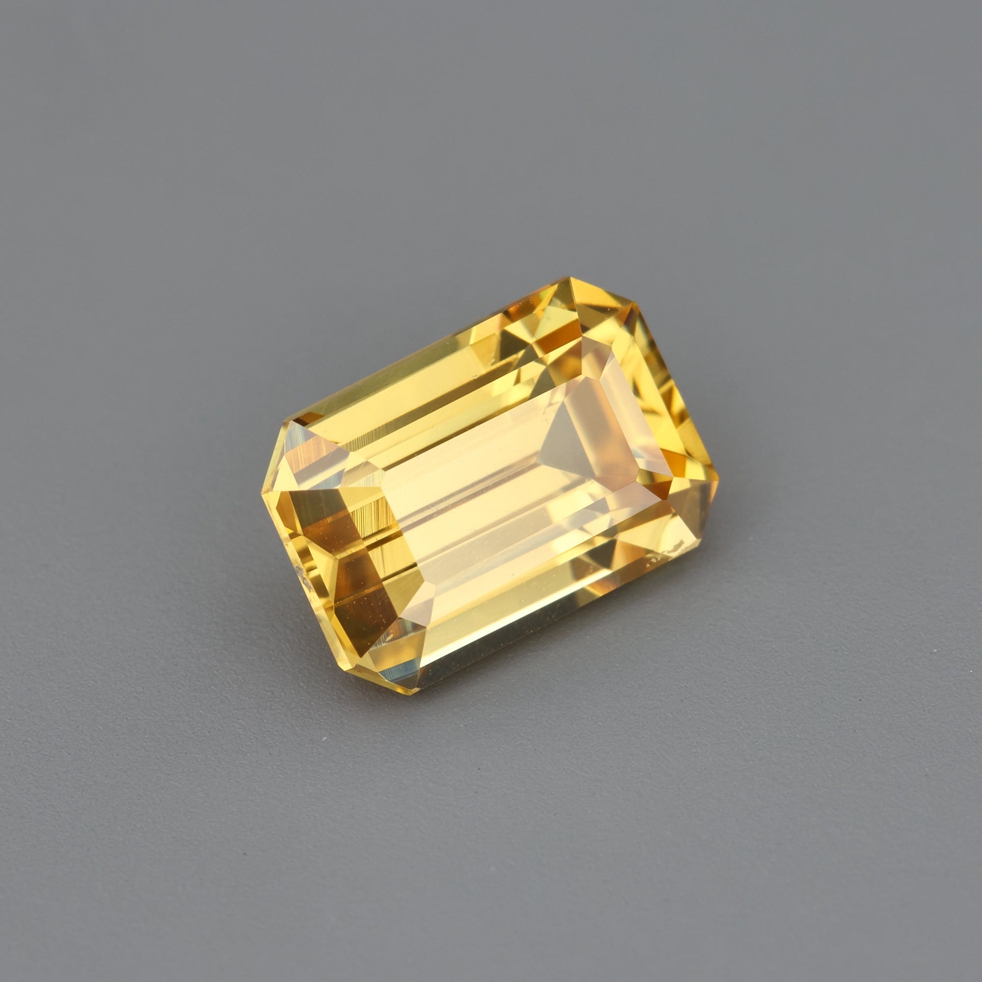 Yellow zircon - 2.40 ct
