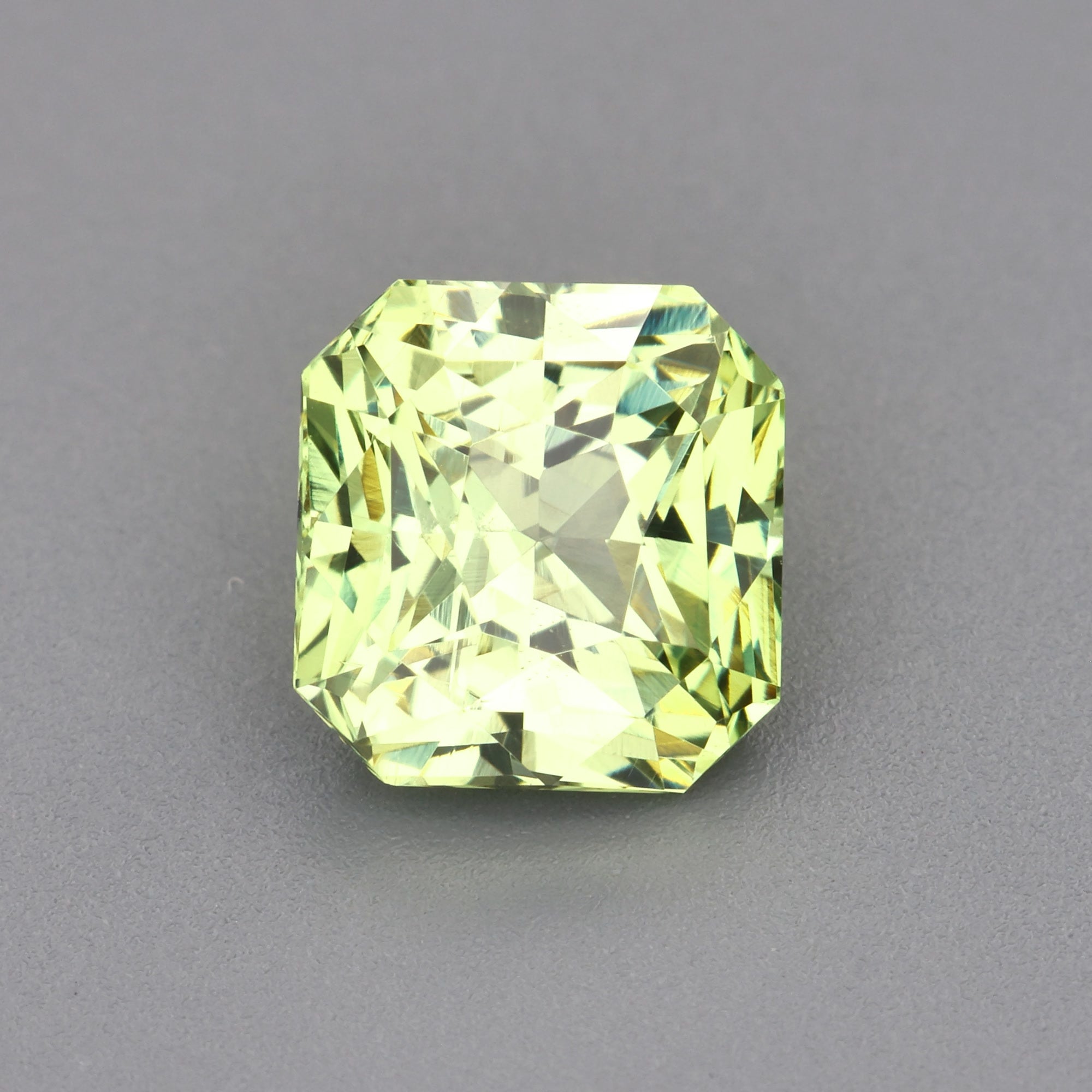 Green Chrysoberyl - 1.08 ct