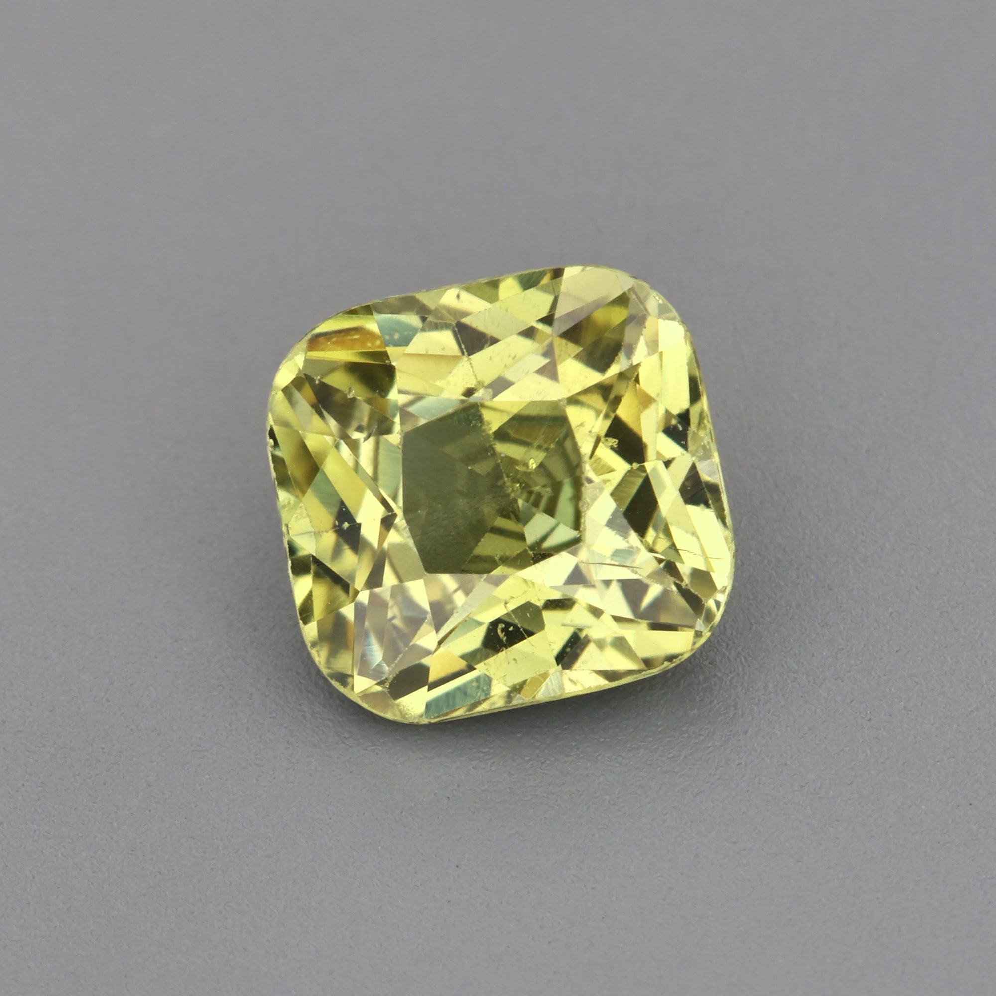 Green chrysoberyl - 1.08 ct