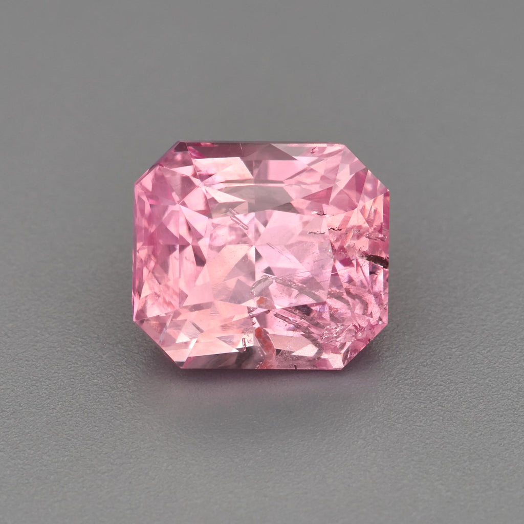 Padparadscha sapphire - 1.6 ct