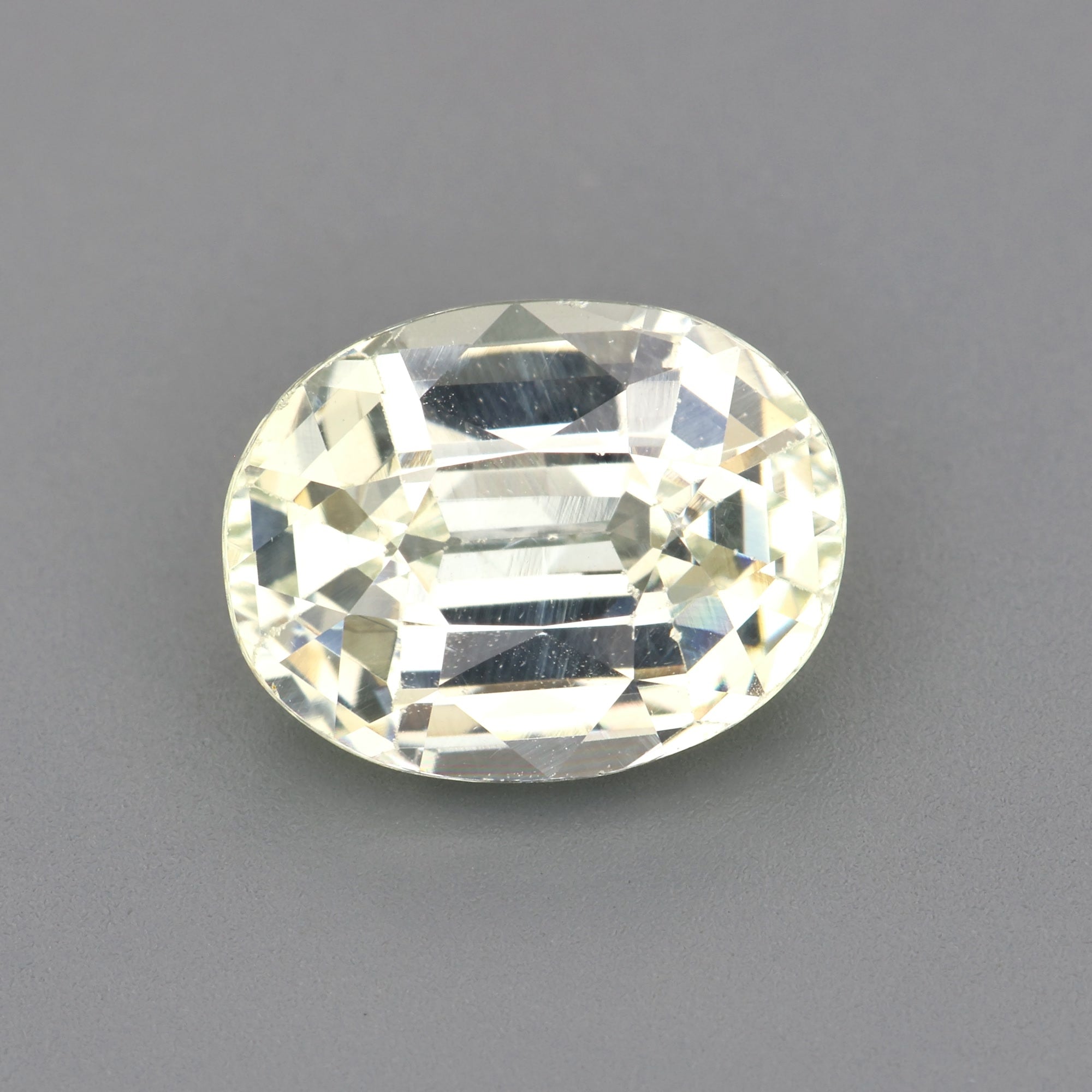 Vanadium chrysoberyl - 2.05 ct