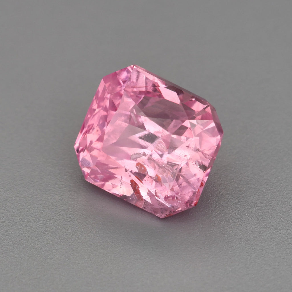 Padparadscha sapphire - 1.6 ct