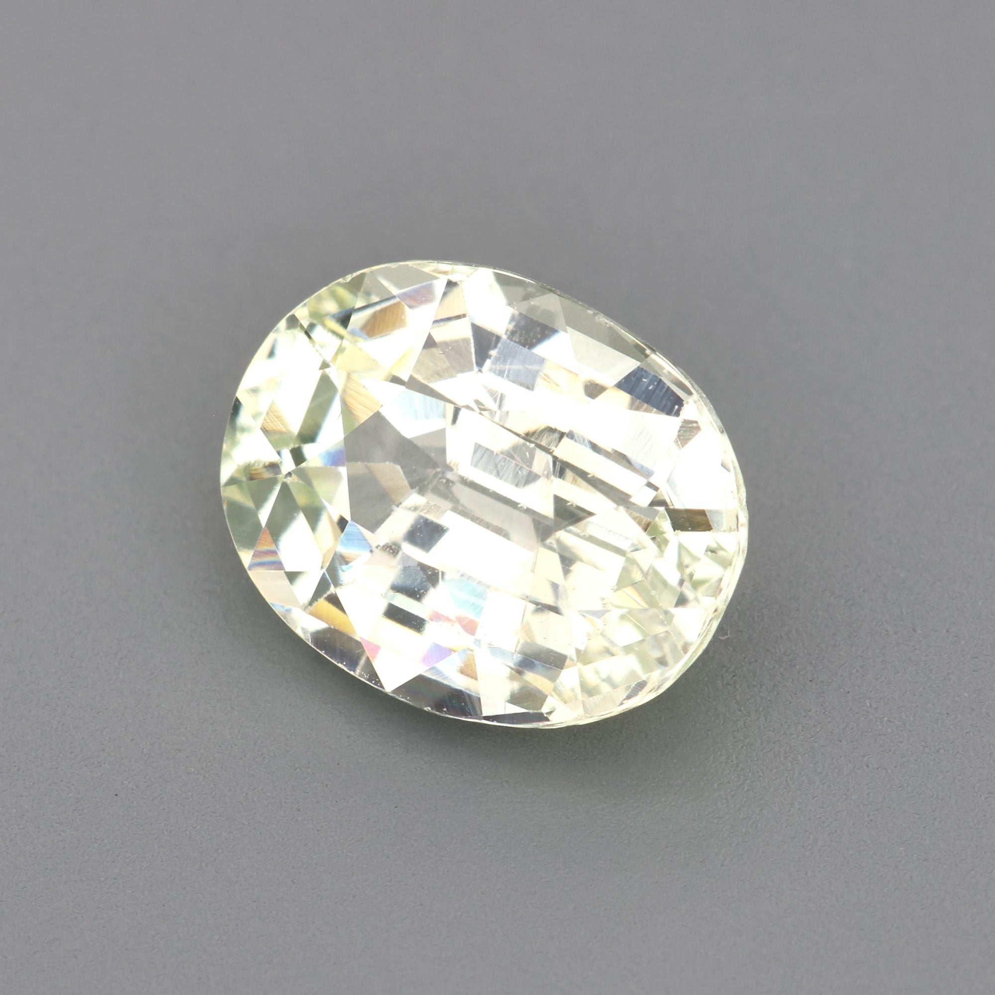 Vanadium chrysoberyl - 2.05 ct