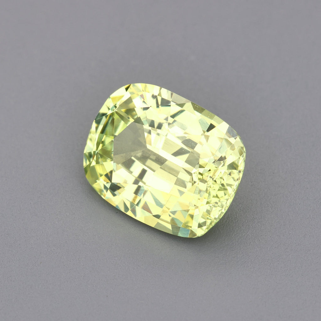 Green chrysoberyl - 1.61 ct