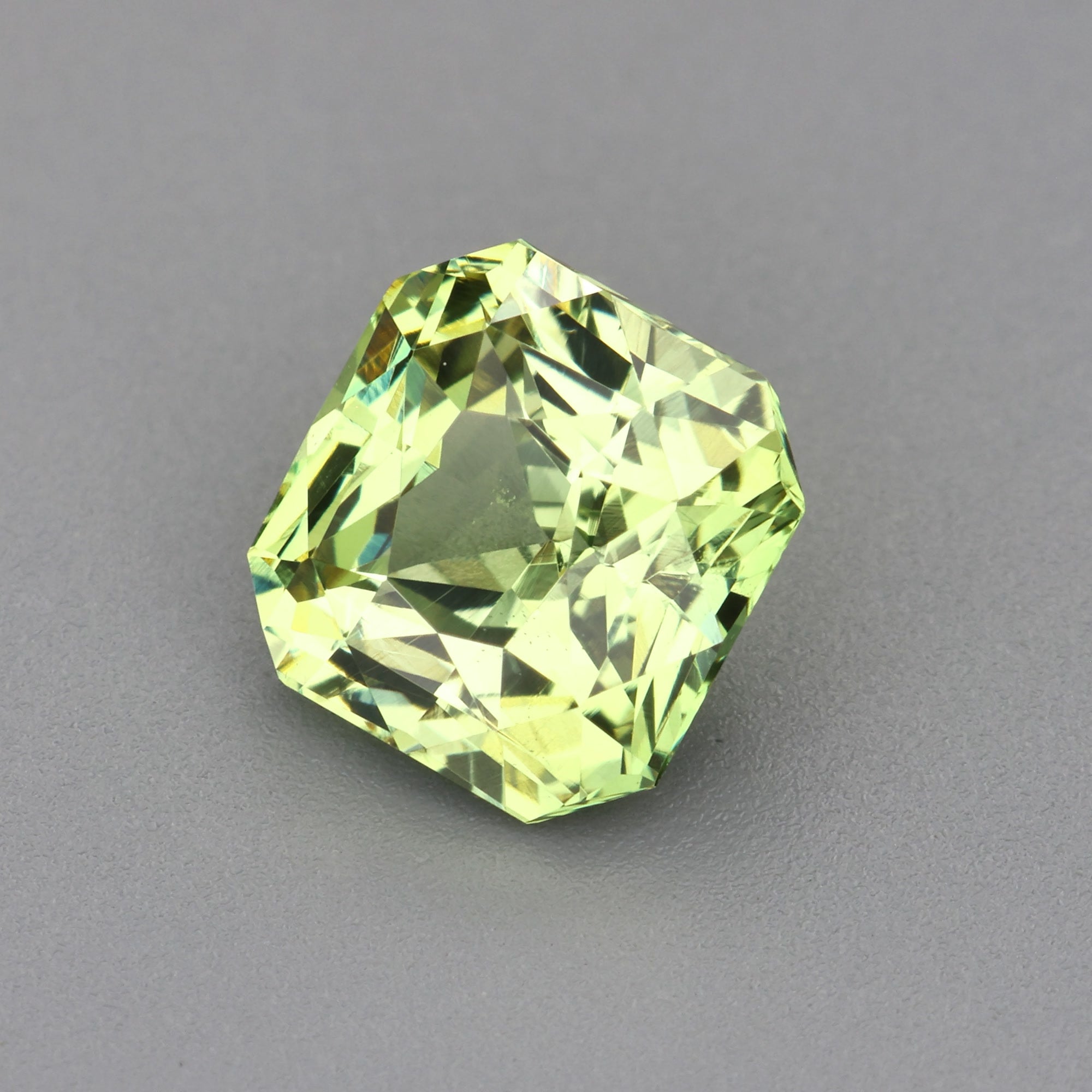 Green Chrysoberyl - 1.08 ct