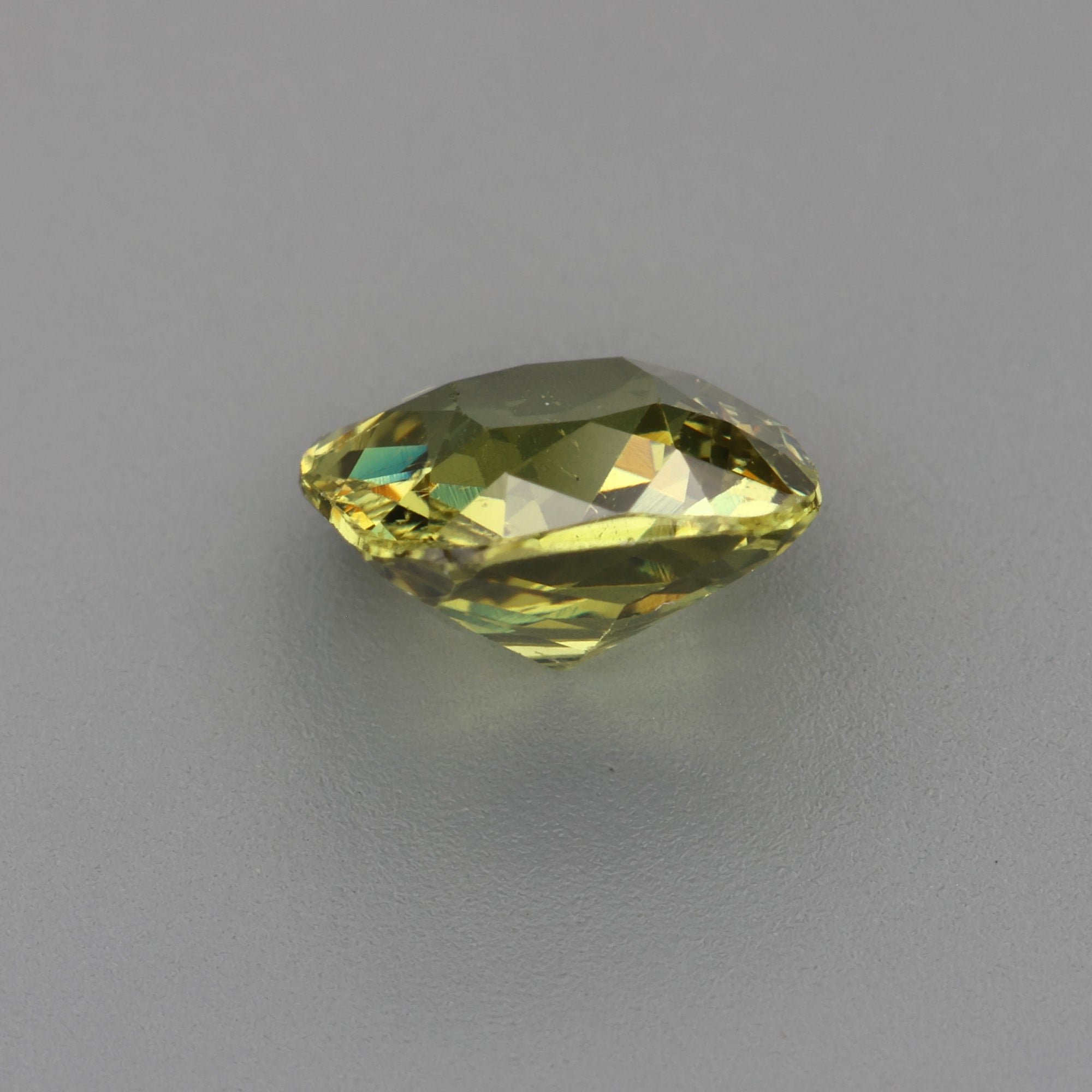 Green chrysoberyl - 1.08 ct
