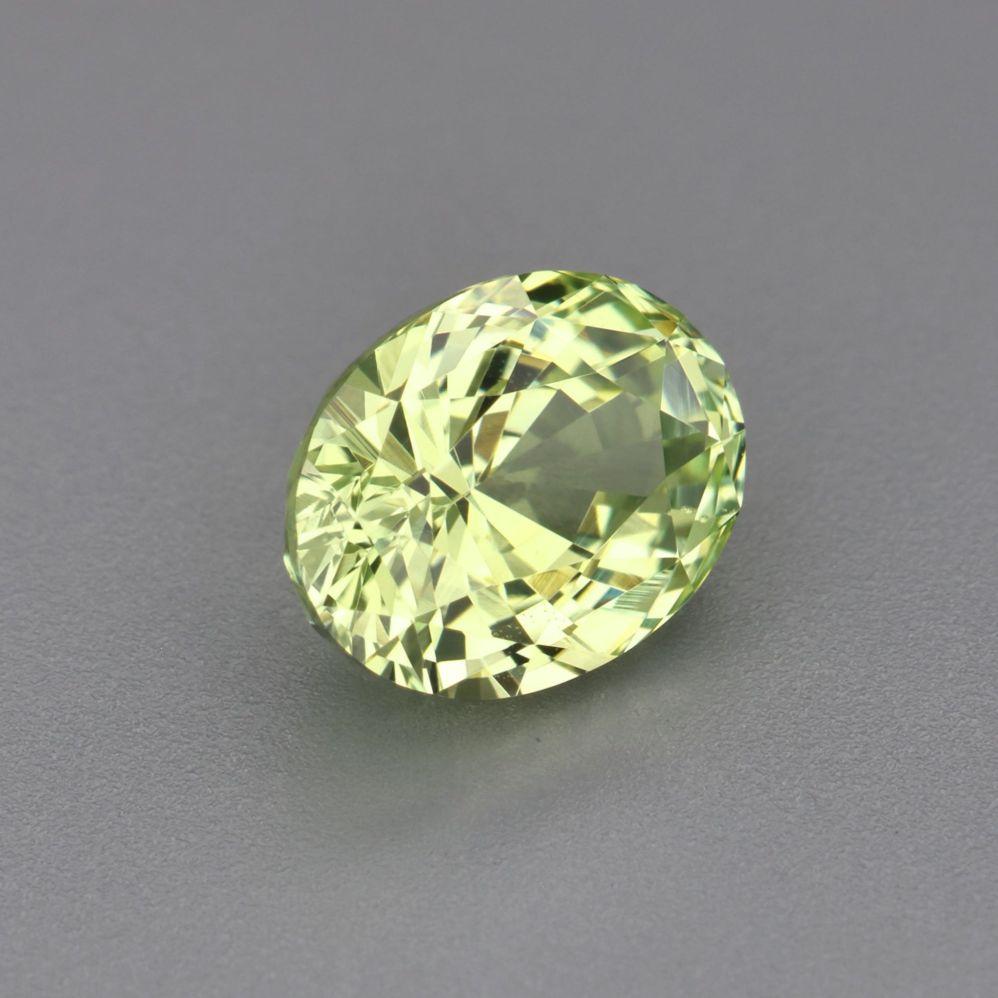 Green chrysoberyl - 1.25 ct