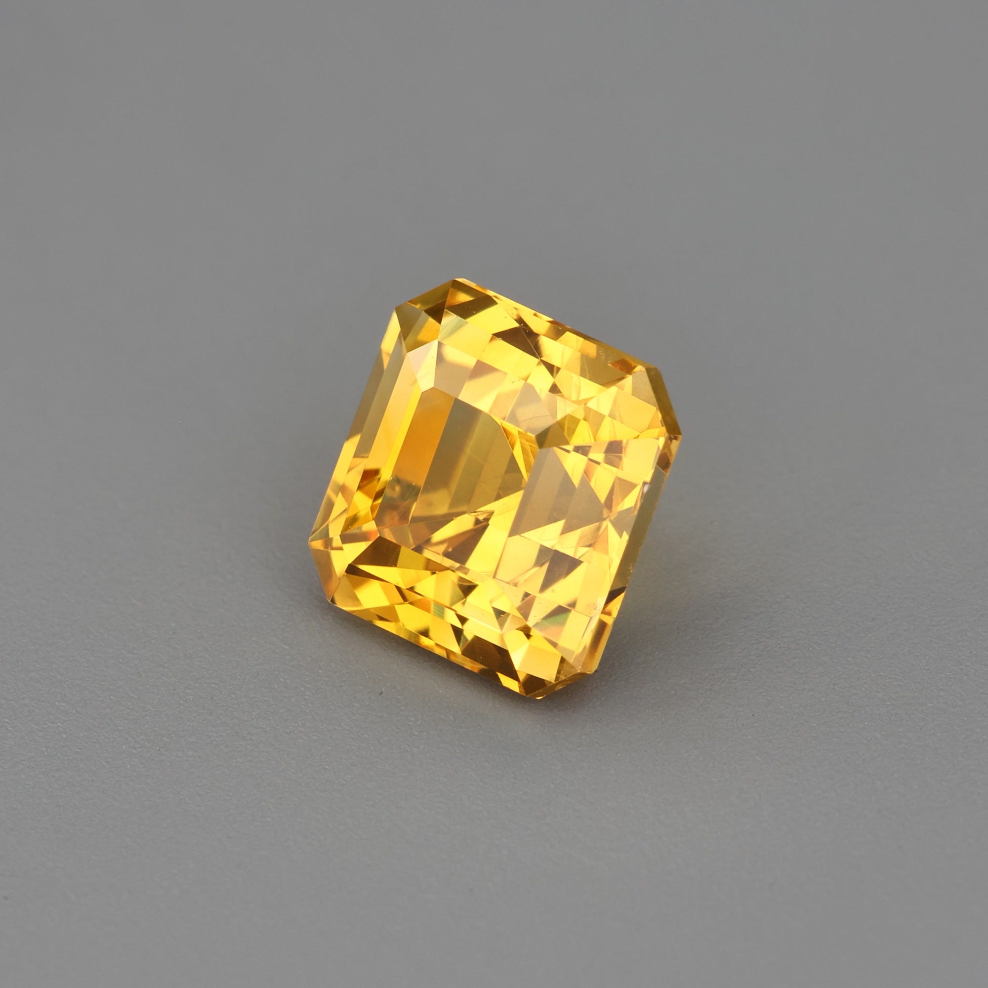 Yellow Sapphire - 1.38 ct