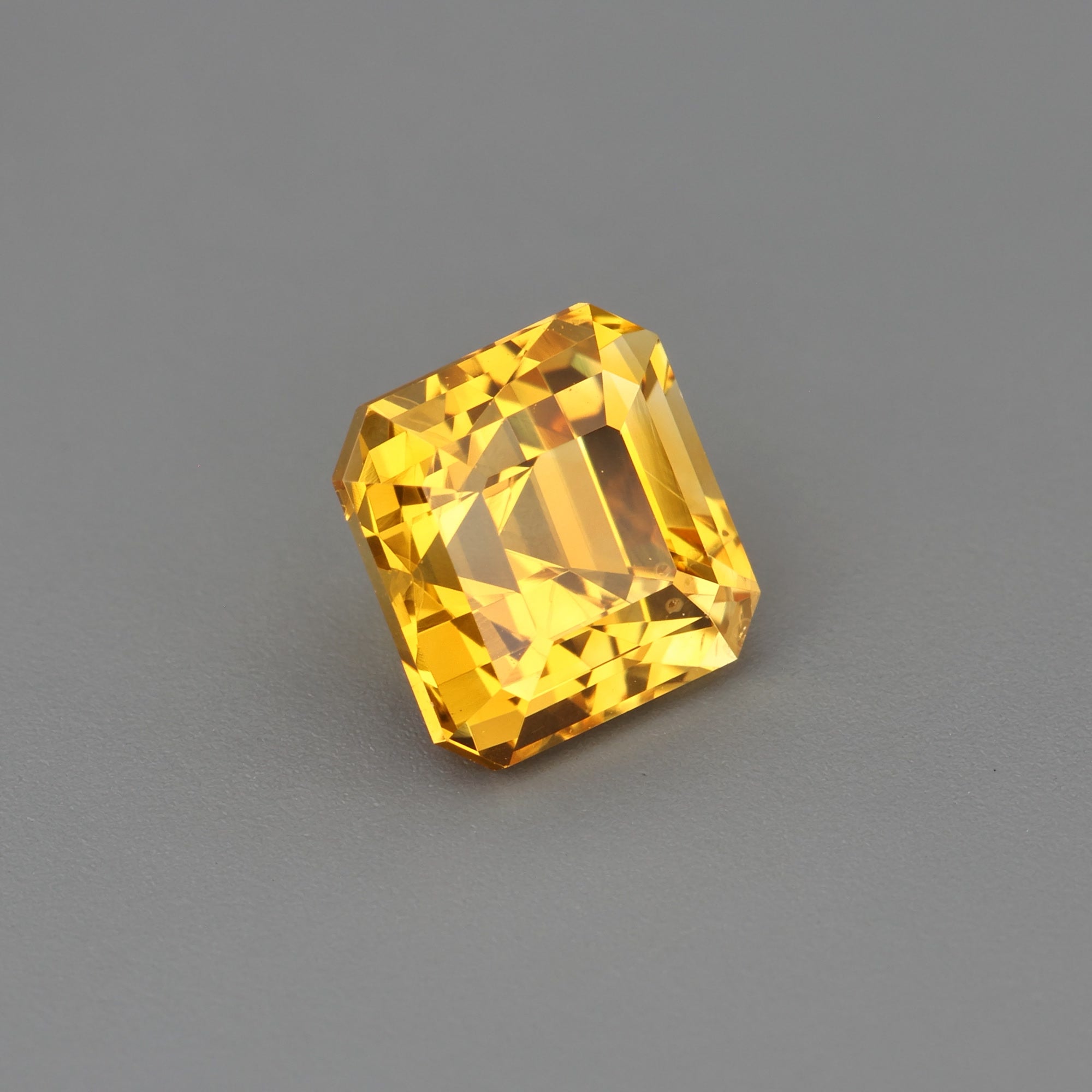 Yellow Sapphire - 1.38 ct