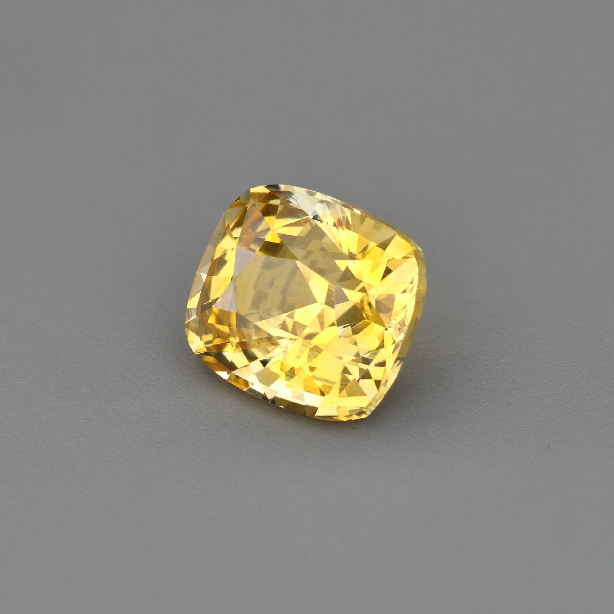Yellow Sapphire - 1.27 ct