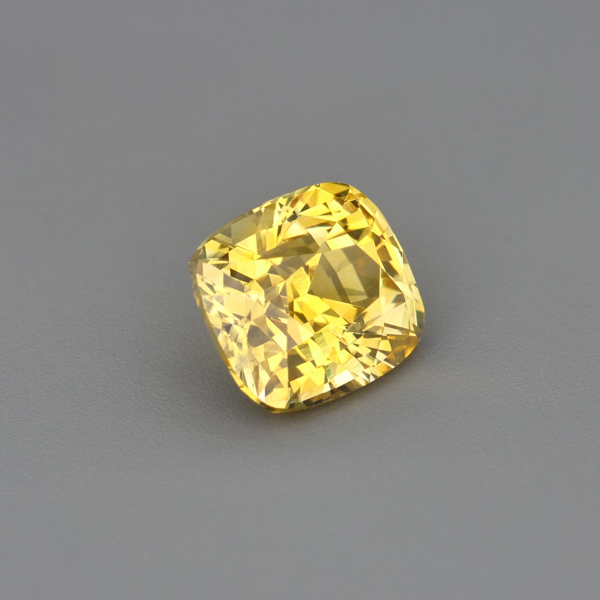 Yellow Sapphire - 1.27 ct