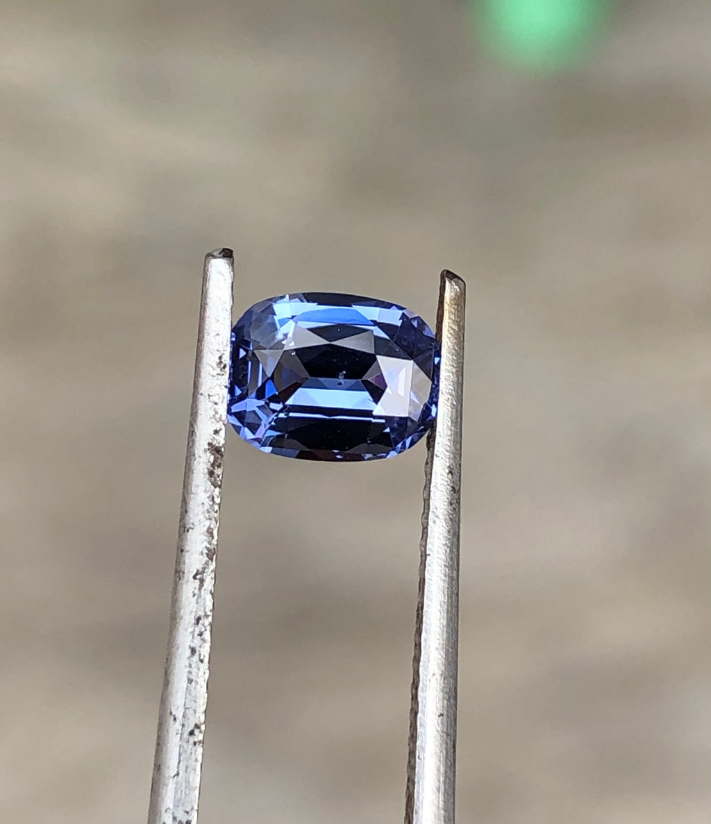 Blue sapphire - 1.2 ct