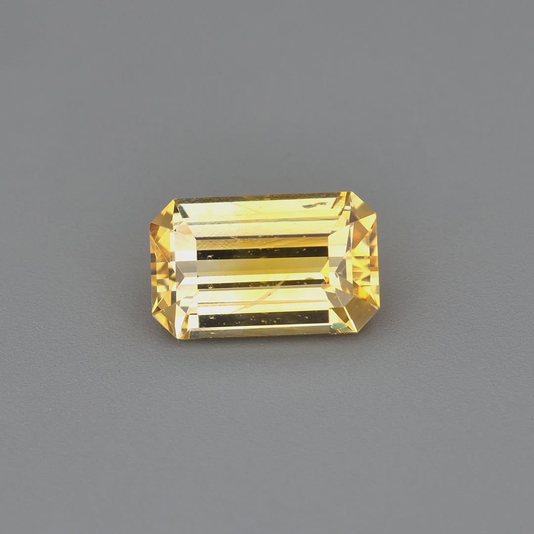 Yellow Sapphire - 0.88 ct