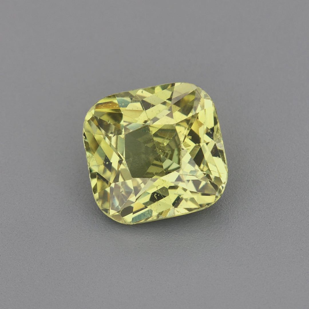 Green chrysoberyl - 1.08 ct