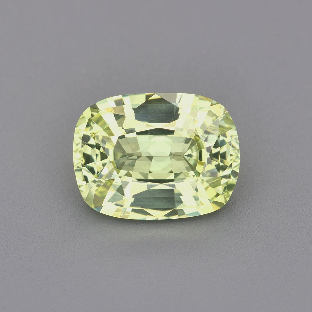 Green chrysoberyl - 1.61 ct